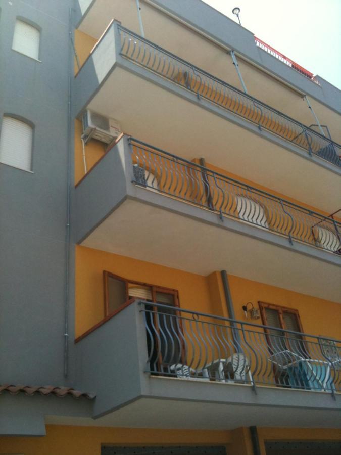 Residence La Fenice Ff Giardini-Naxos Exterior foto