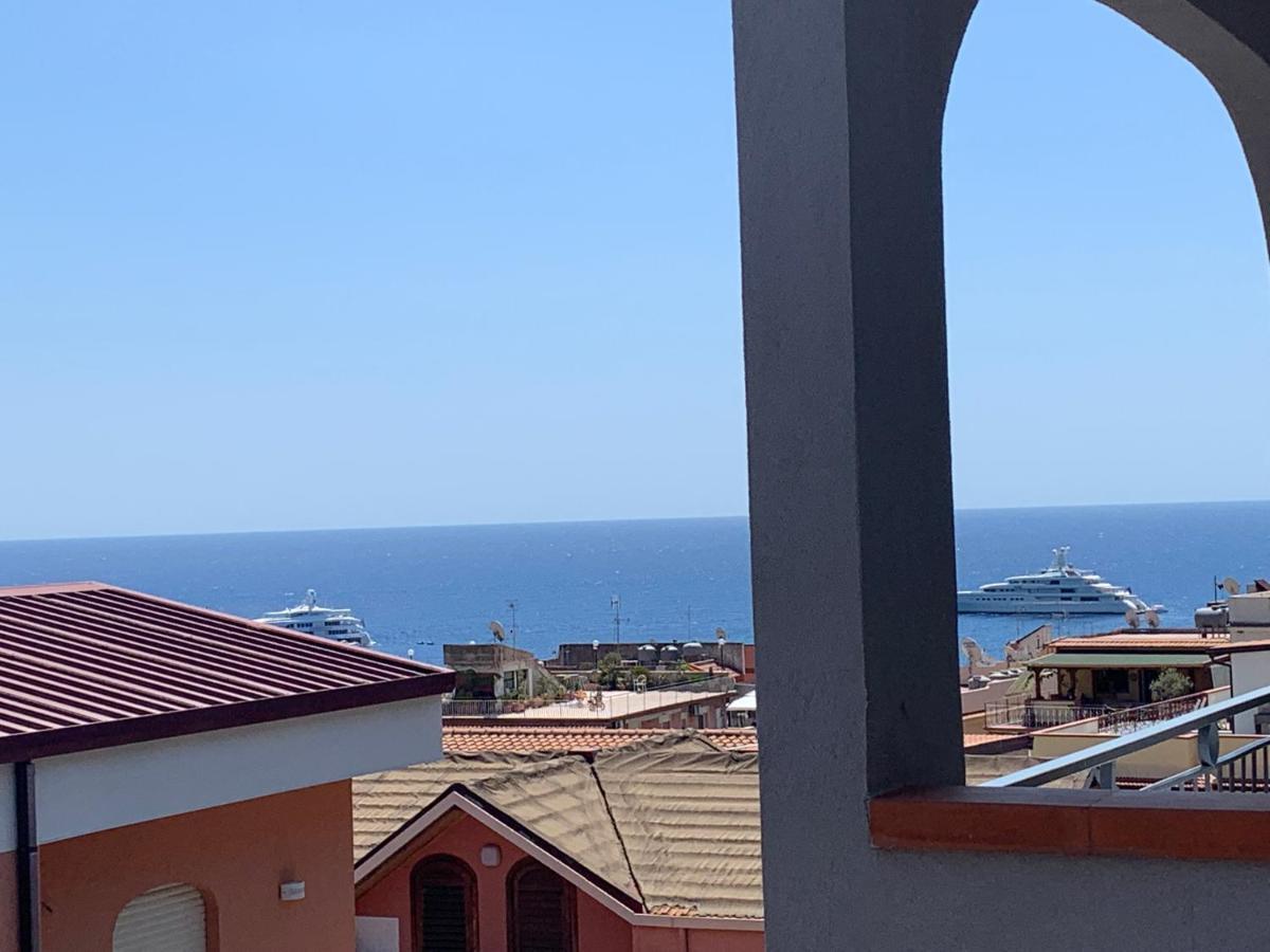 Residence La Fenice Ff Giardini-Naxos Exterior foto